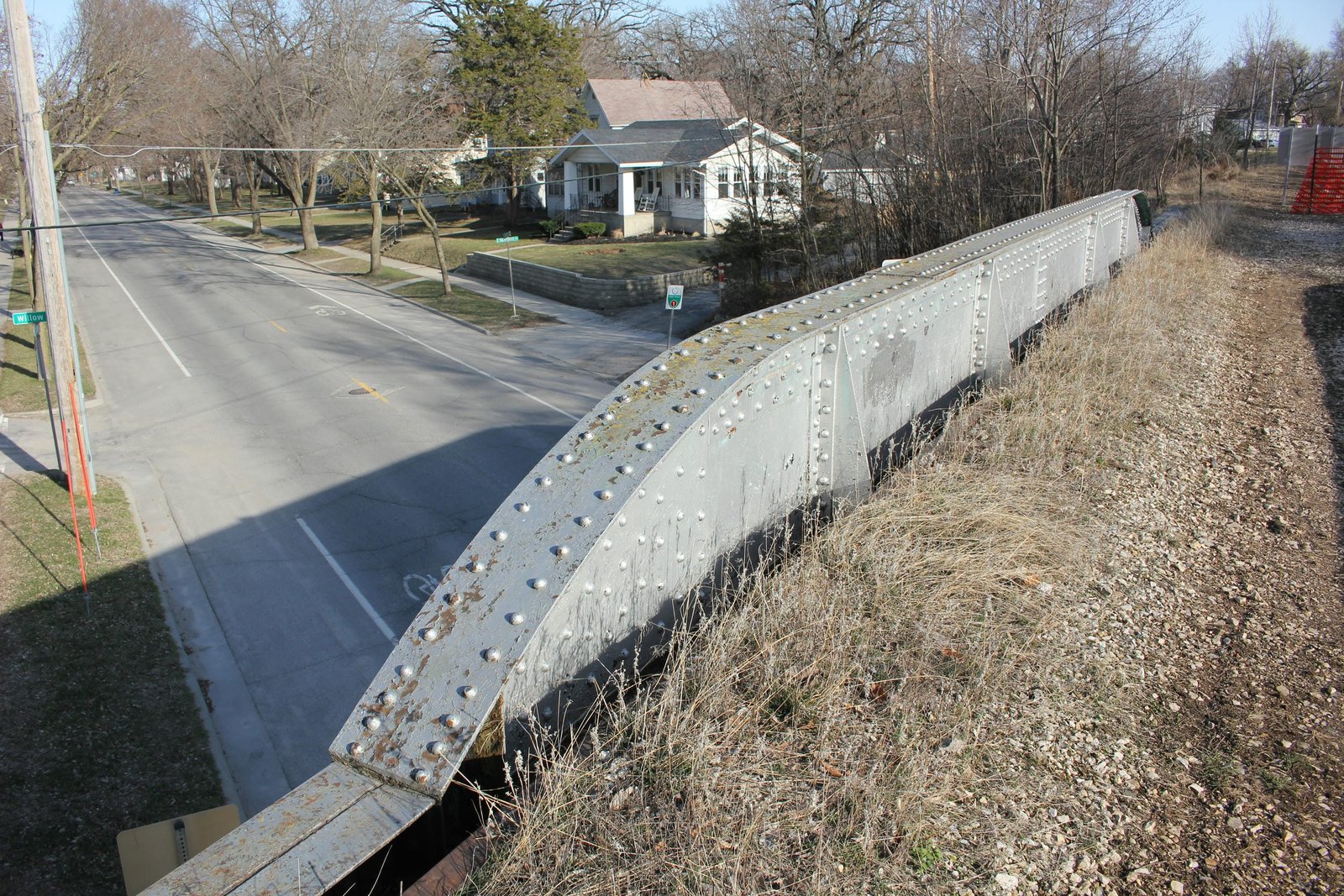 Girder end